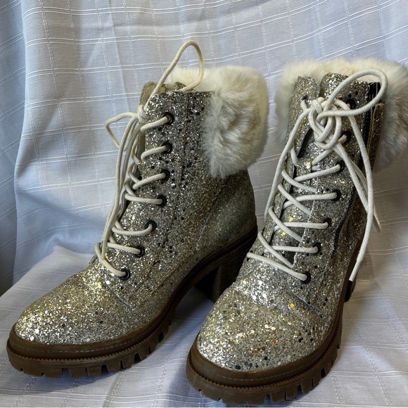 Very G Shoes - Very G Sparkling Silver Ankle Boots with Faux Fur Trim Women's Size 6.5 Glam